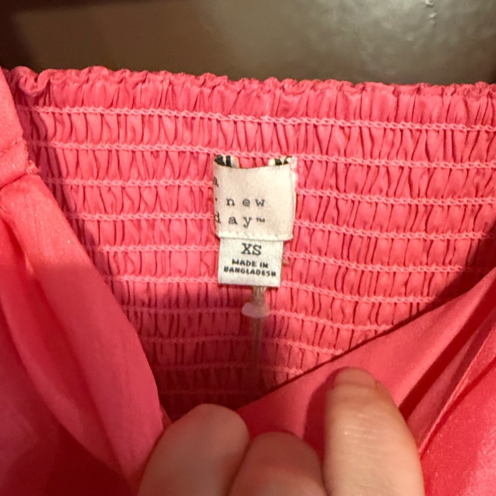 NWT Women’s Puff Sleeve Bubble Hem Hot Pink Dress - Picture 9 of 9